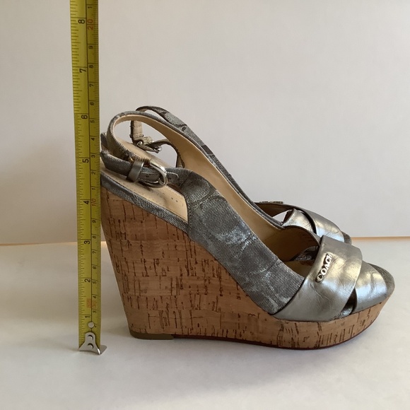COACH Jessy Silver Grey Logo "C" Canvas & Leather 5" Cork Wedge Sandals Sz 7.5B - Picture 3 of 8